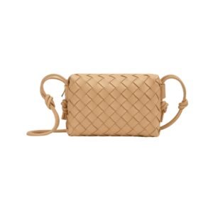 Mini Intrecciato-Leder in Mandel 11 cm