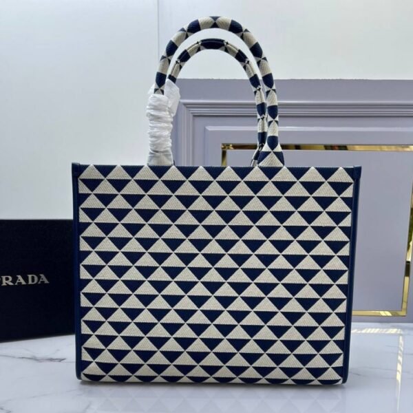 Symbole Embroidered Tote Blau 39 cm - Image 3