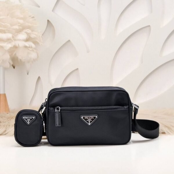 Re-Nylon and Saffiano Schwarz 21 cm - Image 2