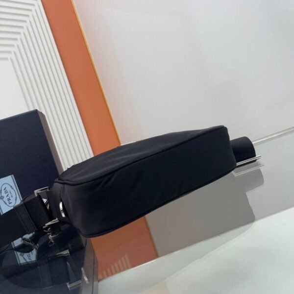 Re-Nylon Schwarz 23 cm - Image 3