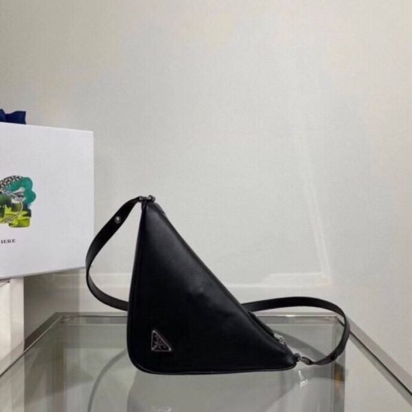 Saffiano Triangle Schwarz 25 cm - Image 2