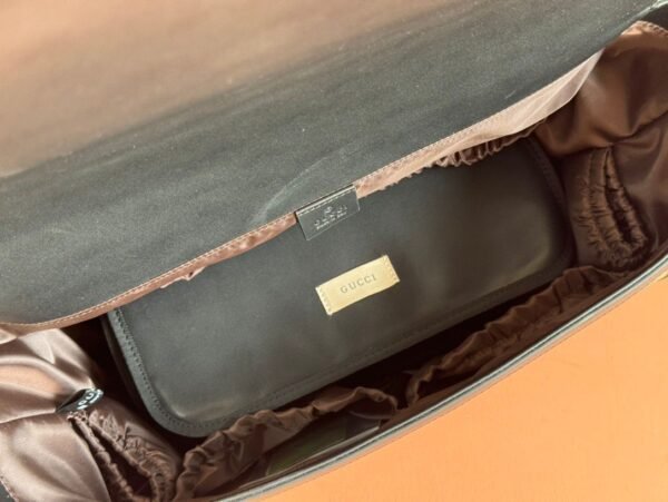 Мittelgroße Wickeltasche in Beige 44 cm - Image 2