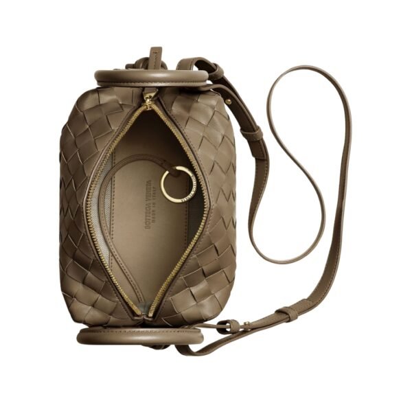 Crossbody-Tasche aus Intrecciato-Leder in Kiefernzapfen 13 cm - Image 3