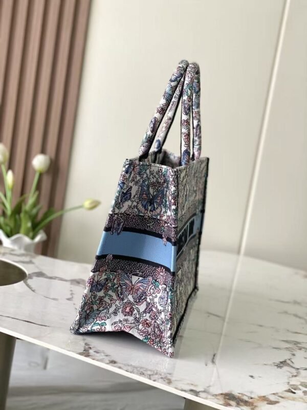 Book Tote Beige 36 cm - Image 7