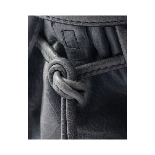Mittelgroße Lederhandtasche in Blau 15.5 cm - Image 5