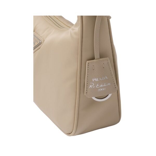 Re-Nylon Mini in Wüstenbeige 17 cm - Image 5