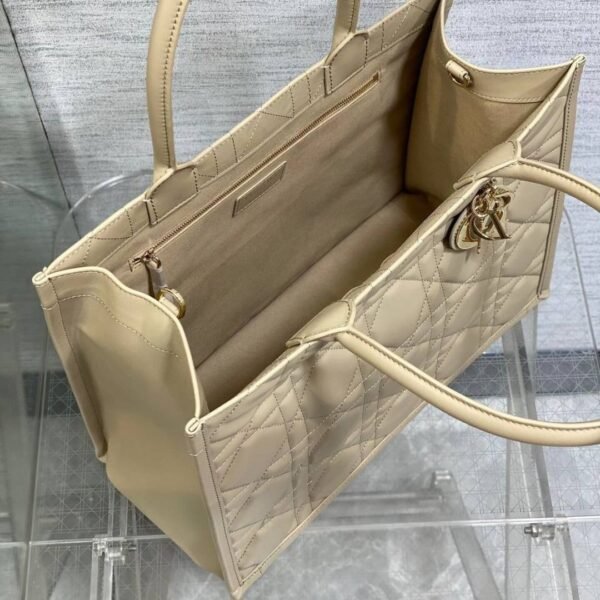 Book Tote Medium Latte 36.5 - Image 2
