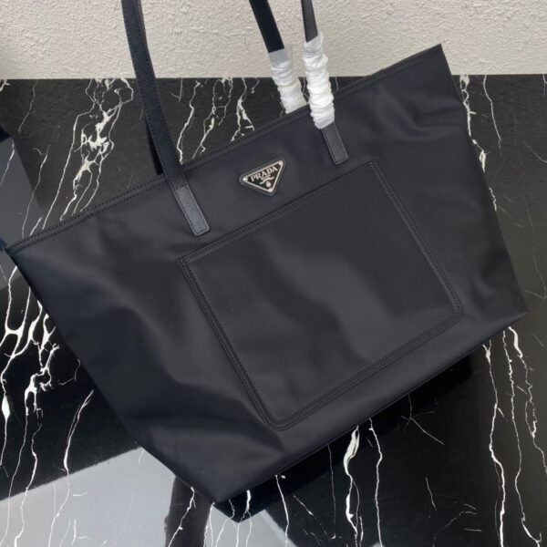 Tote Bag aus Re-Nylon Schwarz 34 cm - Image 8