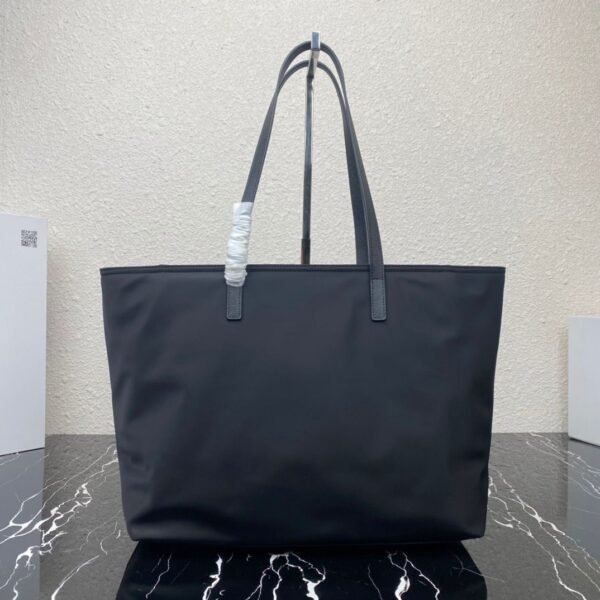 Tote Bag aus Re-Nylon Schwarz 34 cm - Image 2