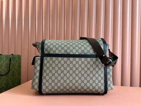 Мittelgroße Wickeltasche in Beige 44 cm - Image 8