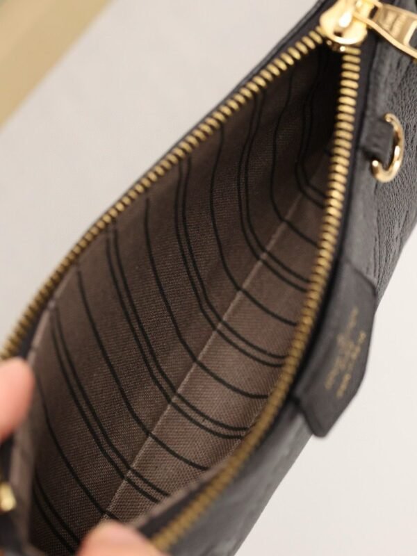 Easy Pouch On Schwarz 19 cm - Image 3