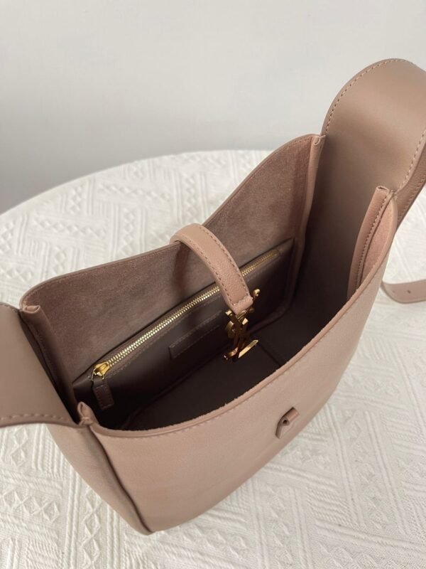 Le 5 a 7 Hobo Bag Staubig Grau 22 cm - Image 2