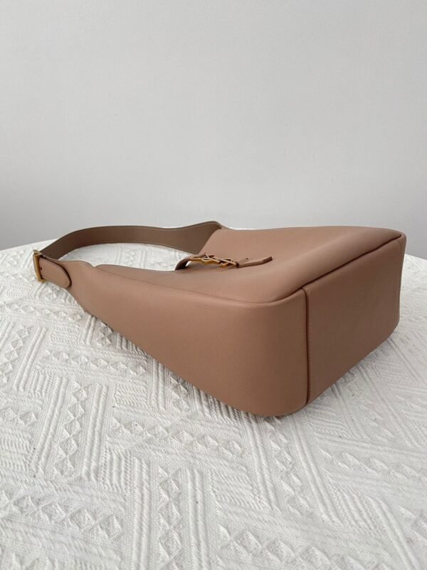 Le 5 a 7 Hobo Bag Staubig Grau 22 cm - Image 3