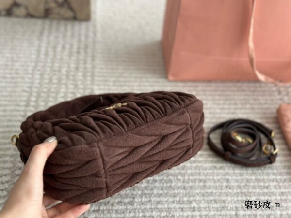 Wander Matelasse Braun 20 cm - Image 3