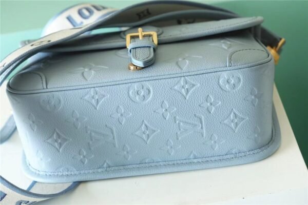 Diane Handtasche Hellblau 24 cm - Image 5