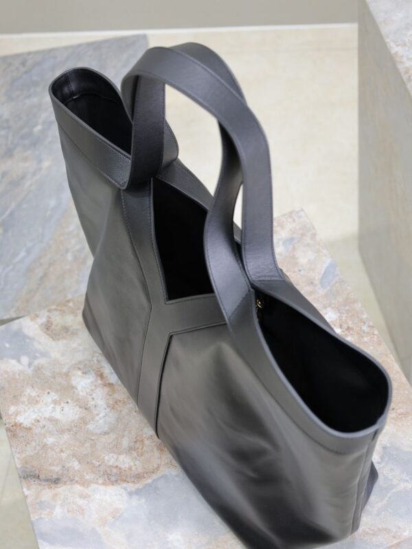 Y TOTE IN LEATHER 37 cm - Image 3