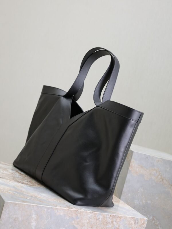 Y TOTE IN LEATHER 37 cm - Image 6