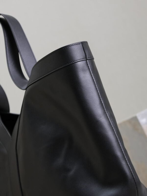 Y TOTE IN LEATHER 37 cm - Image 9